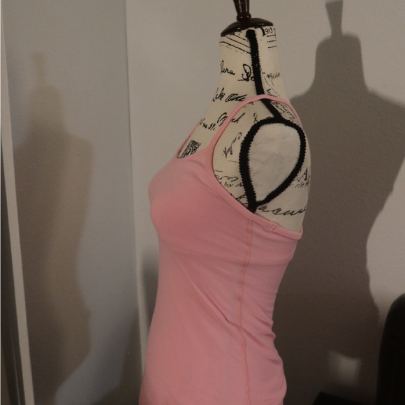 LuLu tank top, amazing condition! - Picture 3 of 3